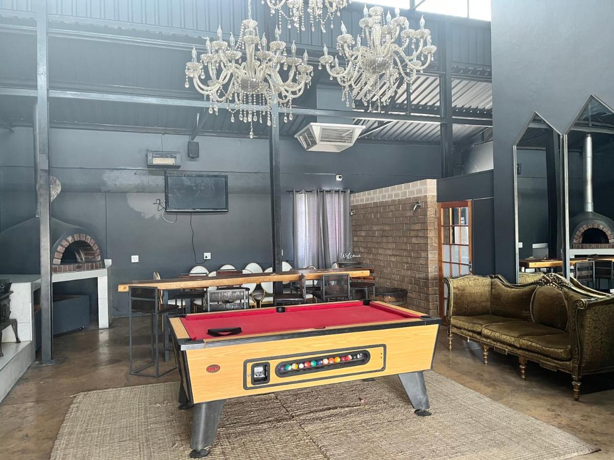 Conductor'S Inn تسومب المظهر الخارجي الصورة
