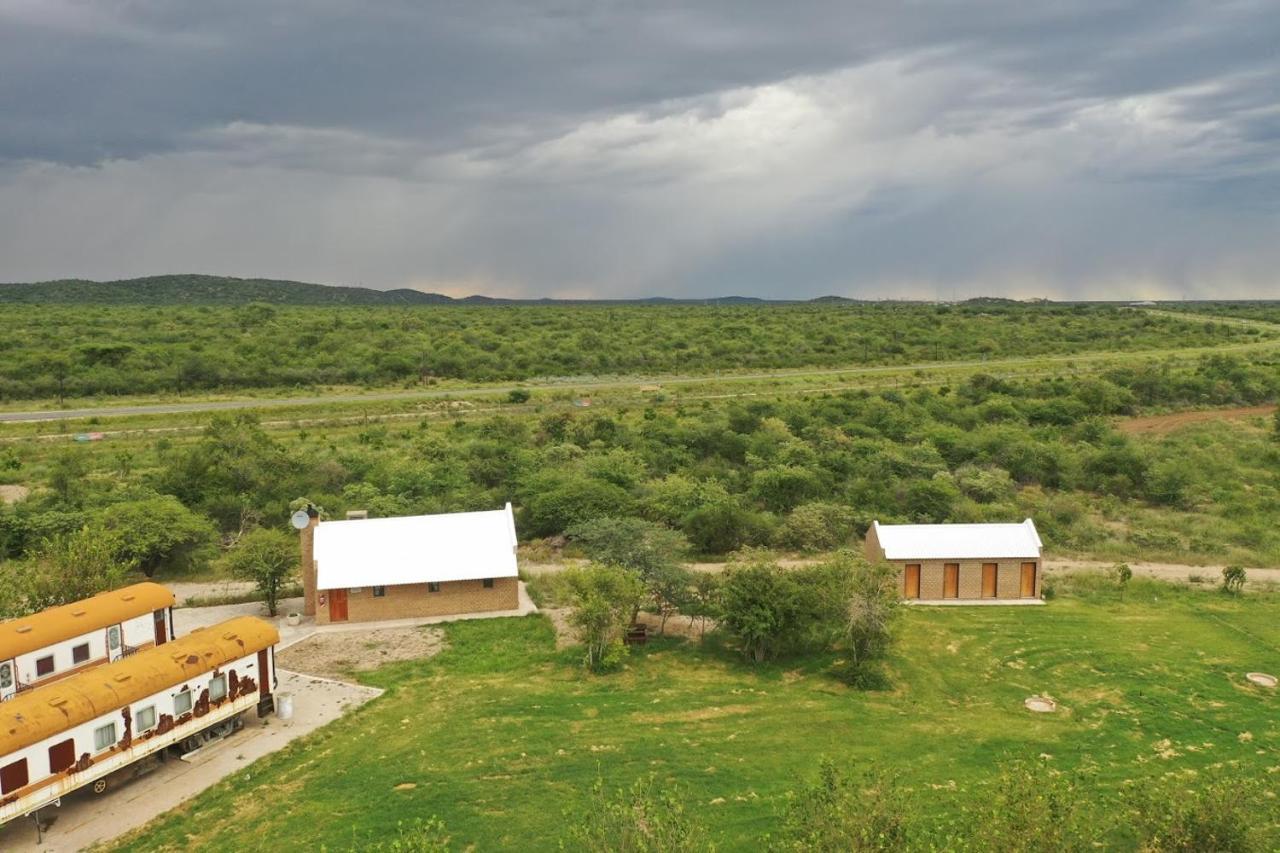 Conductor'S Inn تسومب المظهر الخارجي الصورة