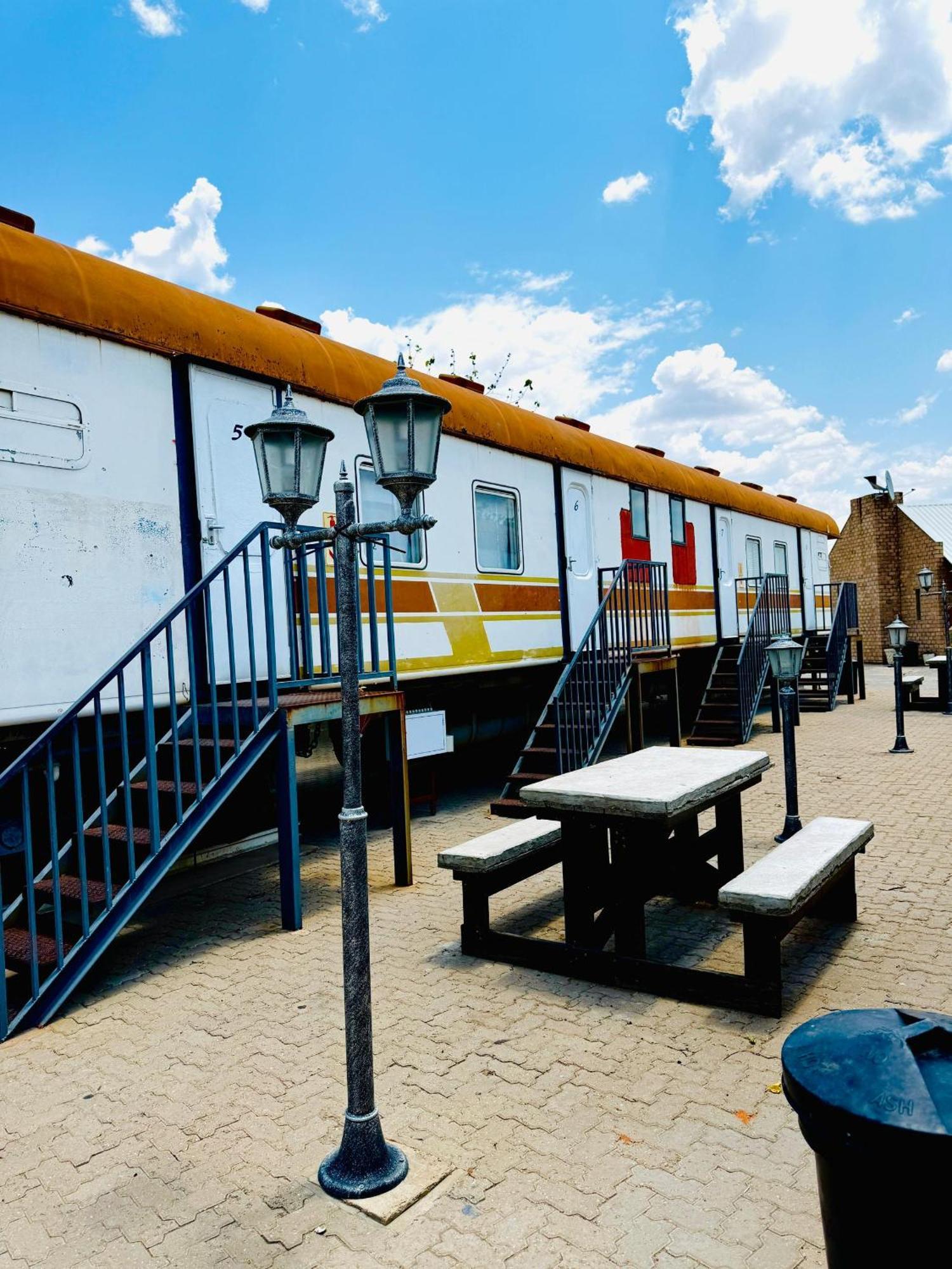Conductor'S Inn تسومب المظهر الخارجي الصورة